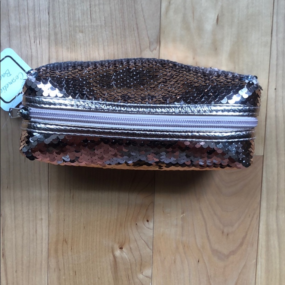 ♥️ NWT Zipper Closure Small Sequin Cosmetic Bag - Picture 3 of 4